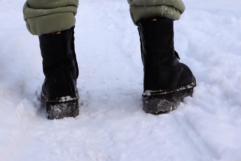 walking on ice safety tips