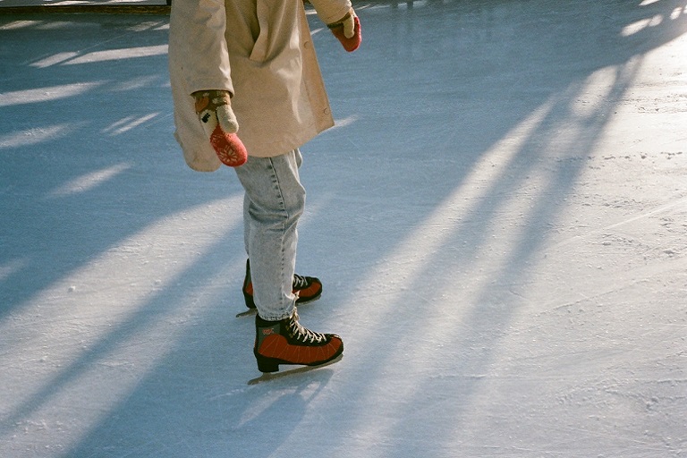 walk on ice without slipping
