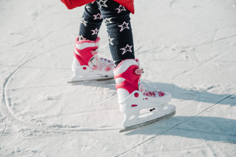 Choosing-the-Right-Snow-Cleats-for-Your-Shoes